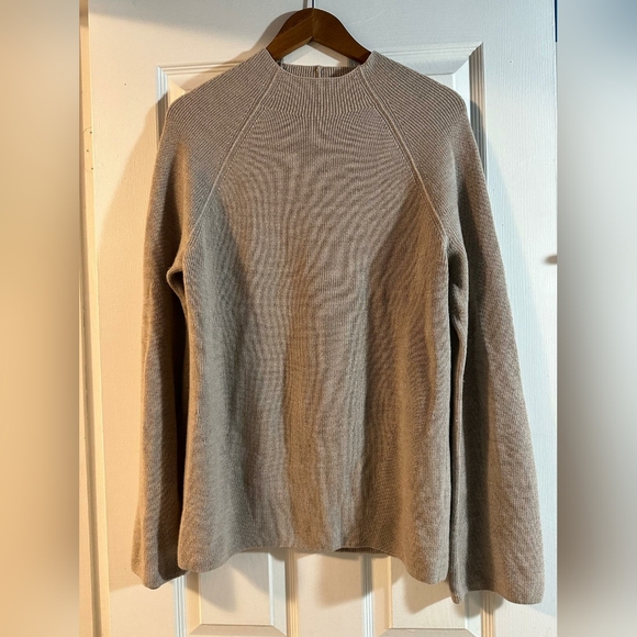 Banana Republic 100% merino sweater with back cut-out | XL | beige - Picture 6 of 7